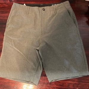VOLCOM size 32 shorts
